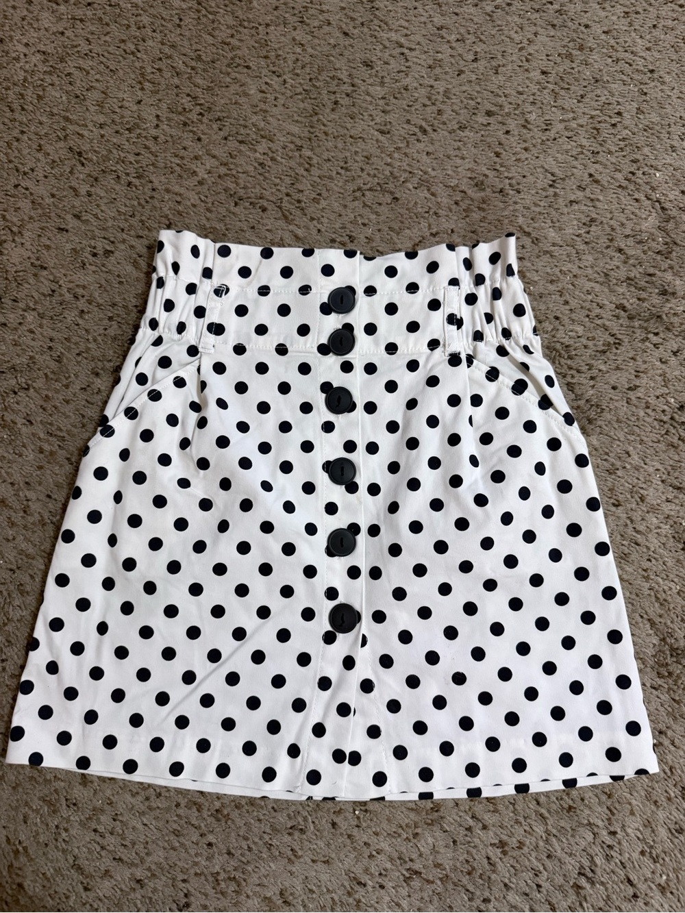 Zara White Polka Dot High-Waisted Button-Front Mini Skirt with Pockets